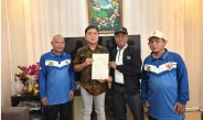 Kakantah Karangasem Serahkan Simbolis Sertipikat Tanah Wakaf kepada Masyarakat Desa Bungaya Kangin