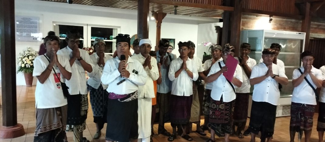 38 Karya Perupa Payangan Dipamerkan di Santrian Art Gallery, Bertajuk “Udhar Banda Karma”