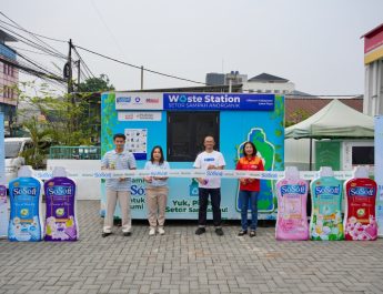 Perkuat Aksi Nyata untuk Bumi, SoSoft dan Rekosistem Tambah Titik Waste Station Baru Bersama Alfamart di Jakarta